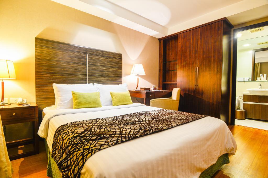 Best Western Antel Spa Hotel Suites Макати Номер фото